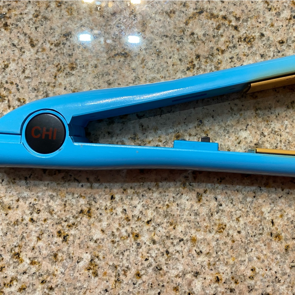 CHI Blue Hair Straightener